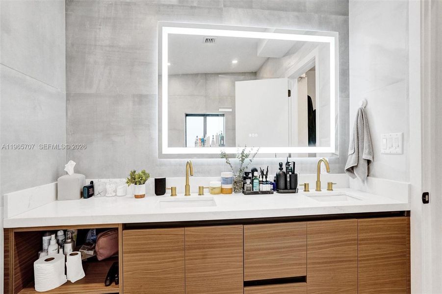 Image 49 of a home in .