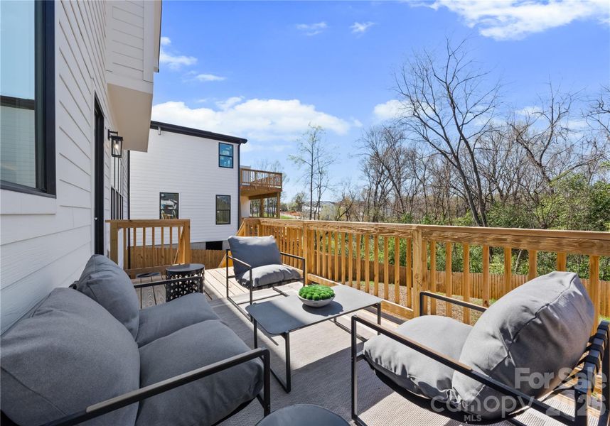 Exterior details and patio area of a home in , Charlotte (Image 3).