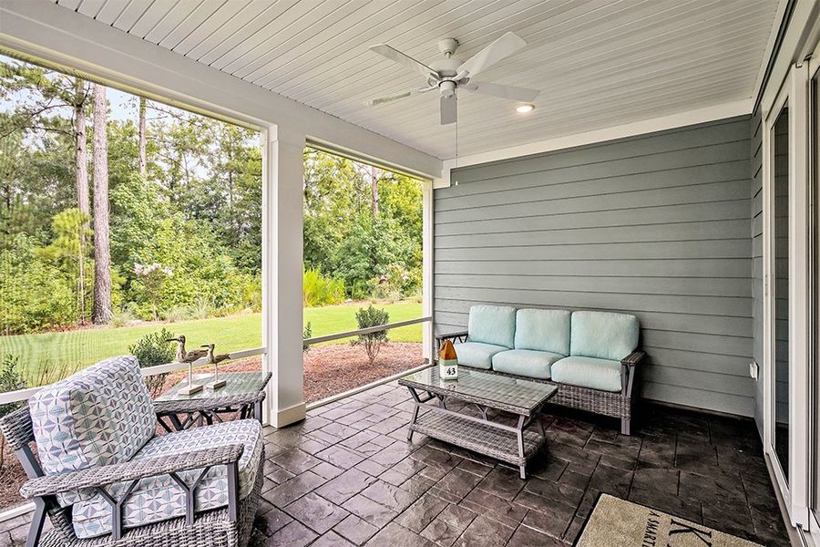 Pierre's Bay, Loggia