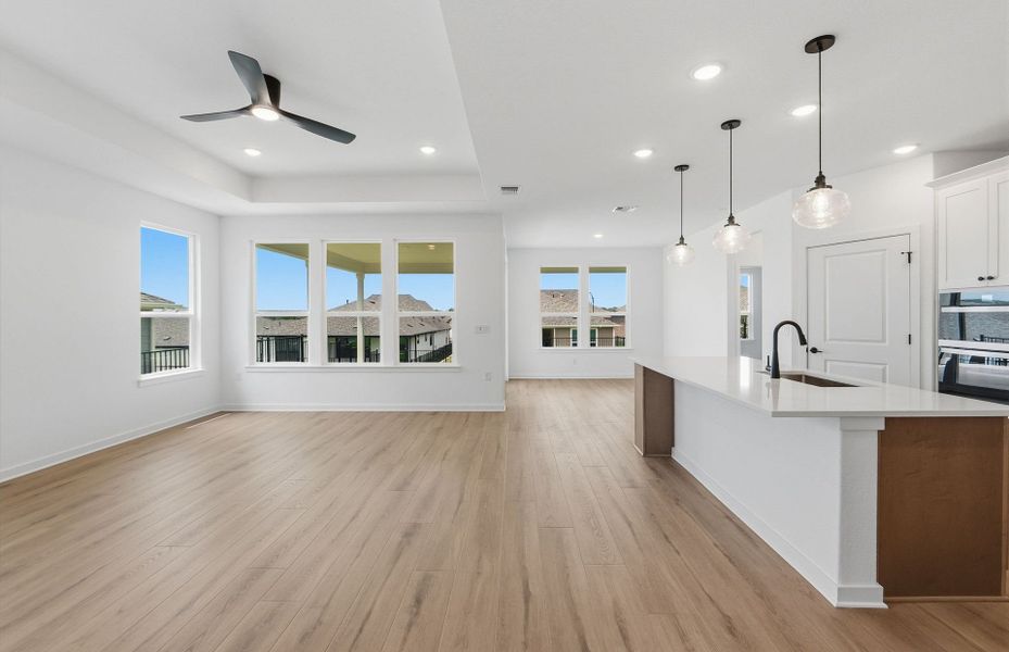 Spacious, unfurnished interior of a new home in Sun City Texas, Georgetown (Image 32).