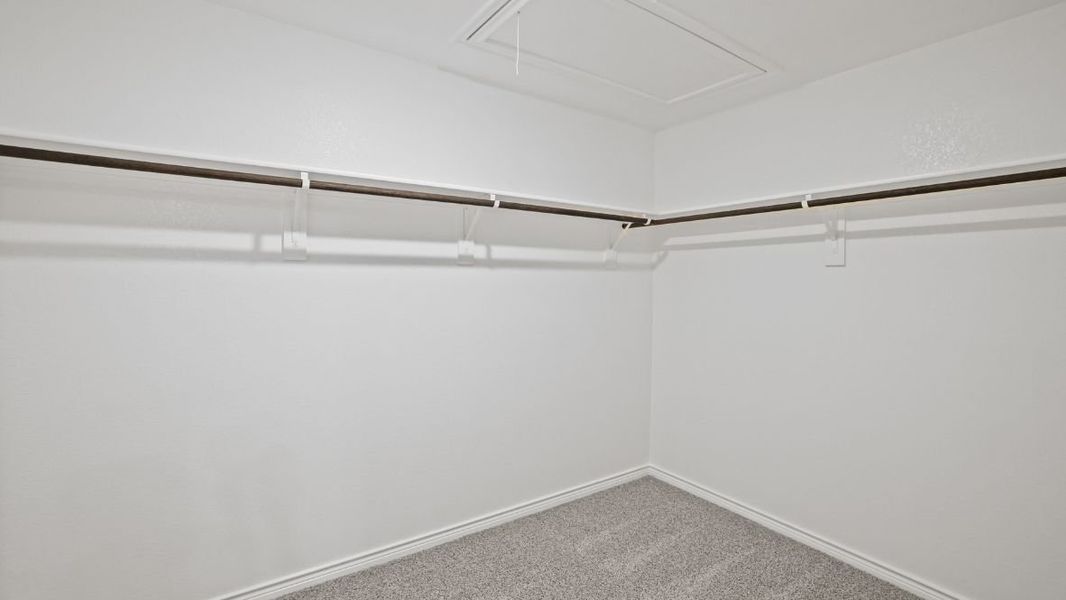 Spacious, unfurnished interior of a new home in Prairie Oaks, Oak Point (Image 17).