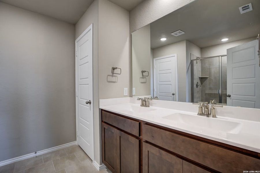 Furnished interior view inside a new home in Hannah Heights, Seguin (Image 10). Furnished interior view inside a new home in Hannah Heights, Seguin (Image 10).
