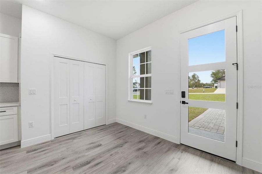 Spacious, unfurnished interior of a new home in , Ocala (Image 15).