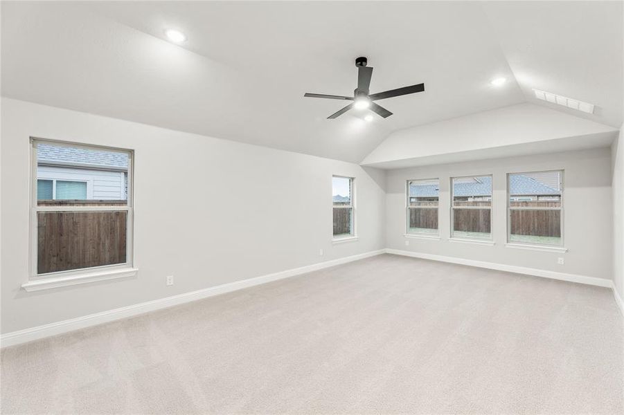 Spacious, unfurnished interior of a new home in Stone River Glen 60s, Royse City (Image 26).