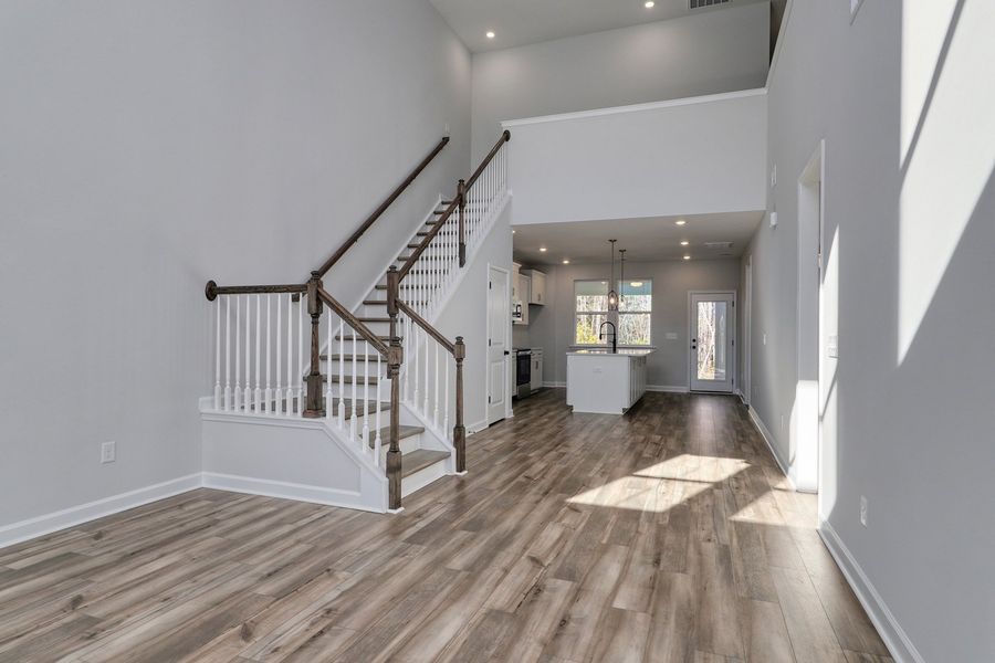 Spacious, unfurnished interior of a new home in Bally Castle, Murrells Inlet (Image 15).
