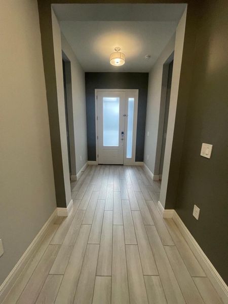 Spacious, unfurnished interior of a new home in , Naples (Image 19).