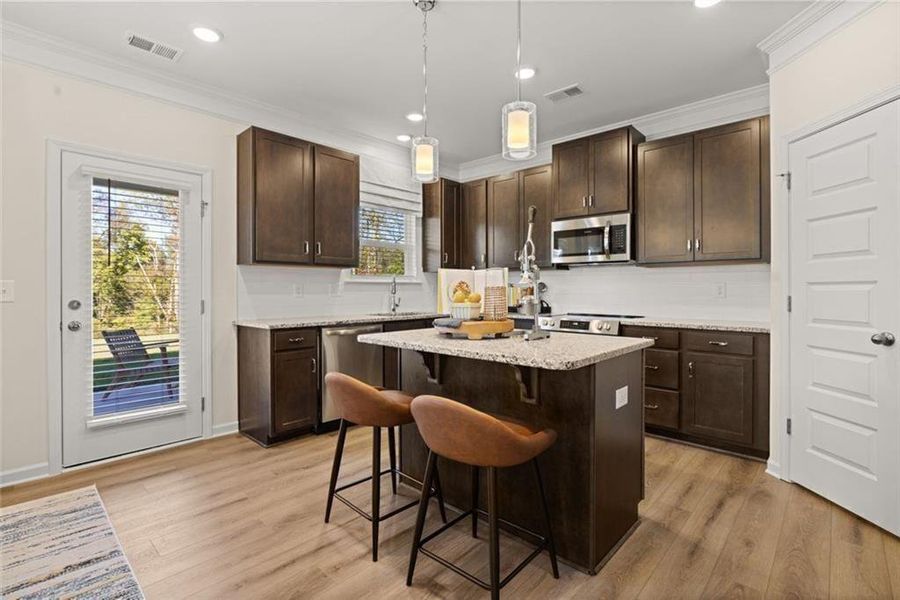 Furnished interior view inside a new home in Oakmont, Dallas (Image 8).