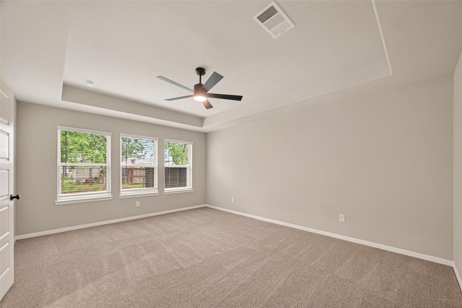 Spacious, unfurnished interior of a new home in , South Houston (Image 19).