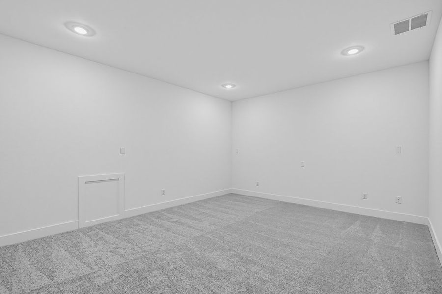 Spacious, unfurnished interior of a new home in Travisso, Leander (Image 17).