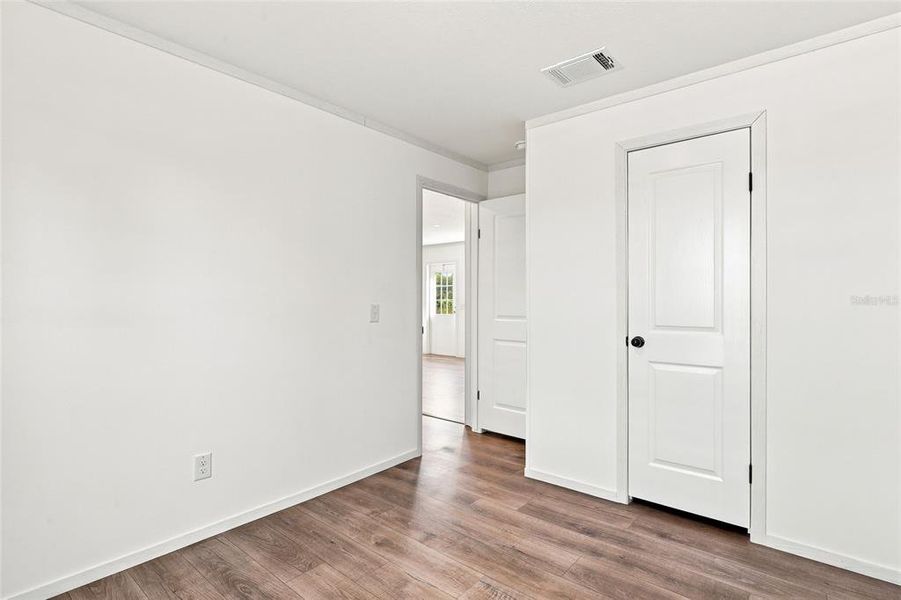 Spacious, unfurnished interior of a new home in , Okeechobee (Image 11).