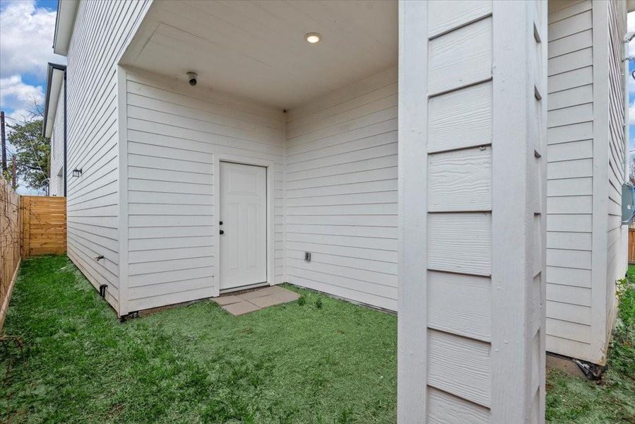Exterior details and patio area of a home in , Houston (Image 3).
