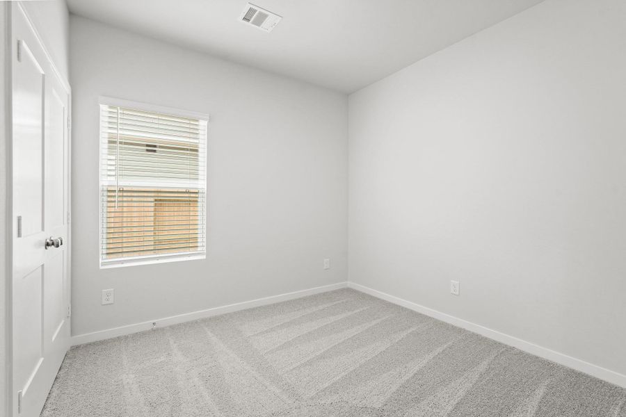 Spacious, unfurnished interior of a new home in Sanford Farms, Waller (Image 17).