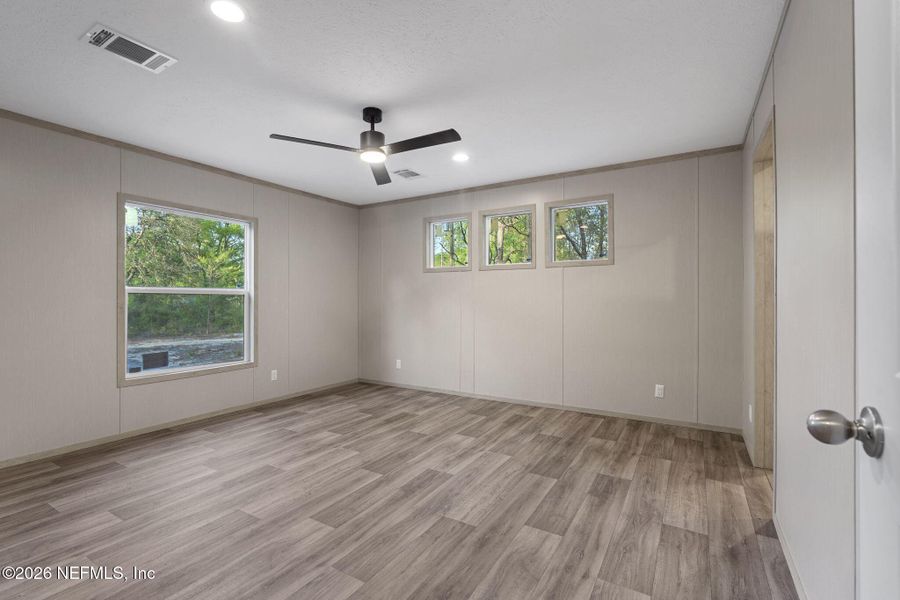 Spacious, unfurnished interior of a new home in , Keystone Heights (Image 32).