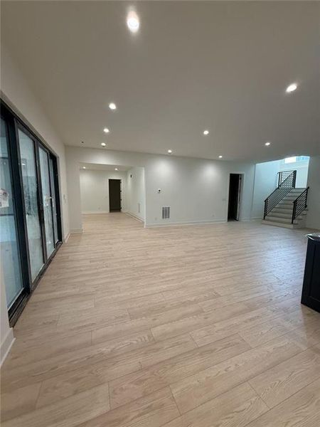 Spacious, unfurnished interior of a new home in , Sandy Springs (Image 75).