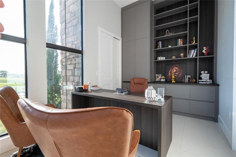 Furnished interior view inside a new home in , Montverde (Image 53).