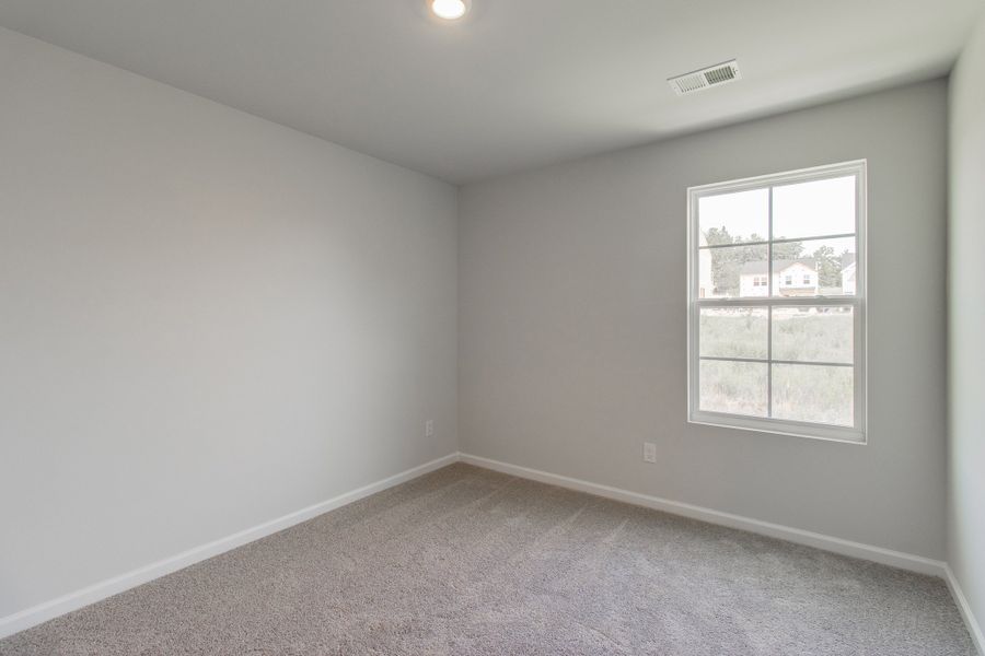 Spacious, unfurnished interior of a new home in Bluefield, Lexington (Image 30).