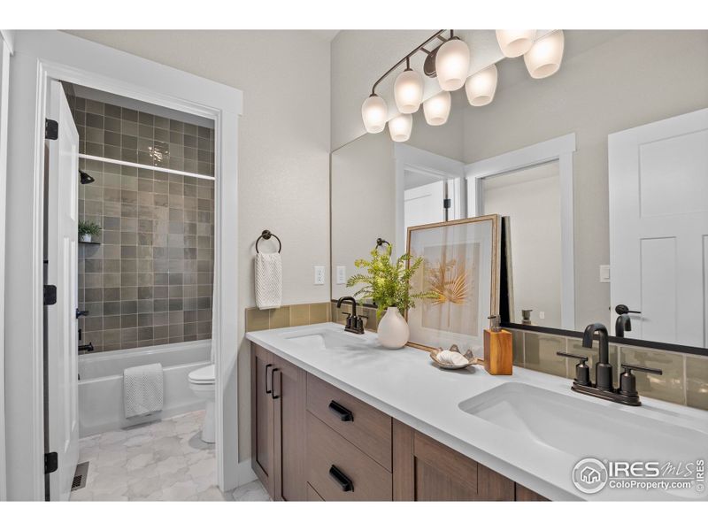 Main Floor Full Bathroom