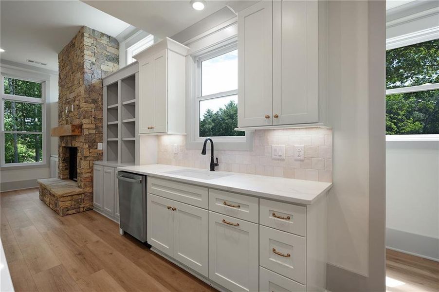 Furnished interior view inside a new home in , Jasper (Image 12).