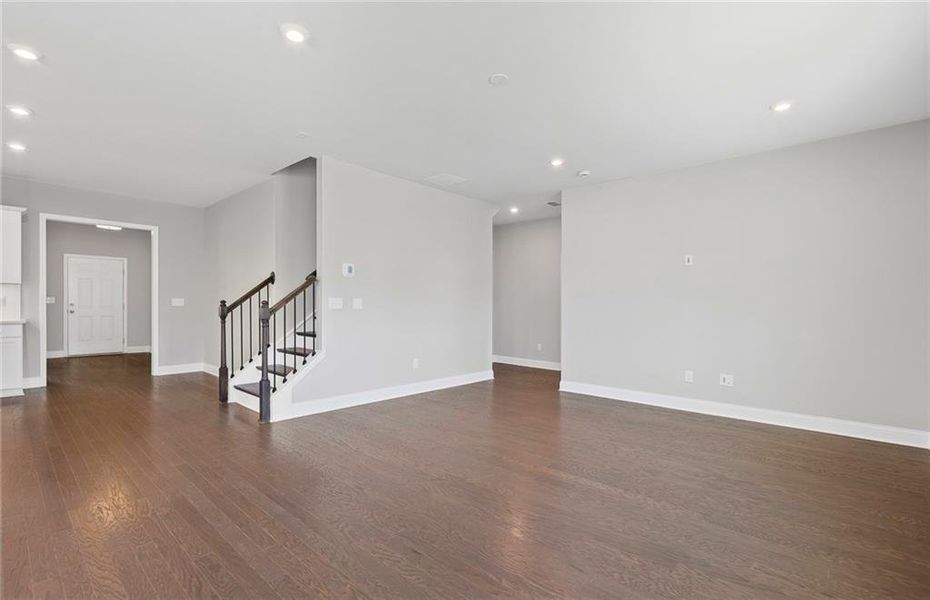Spacious, unfurnished interior of a new home in Hawthorne Ridge, McDonough (Image 27).