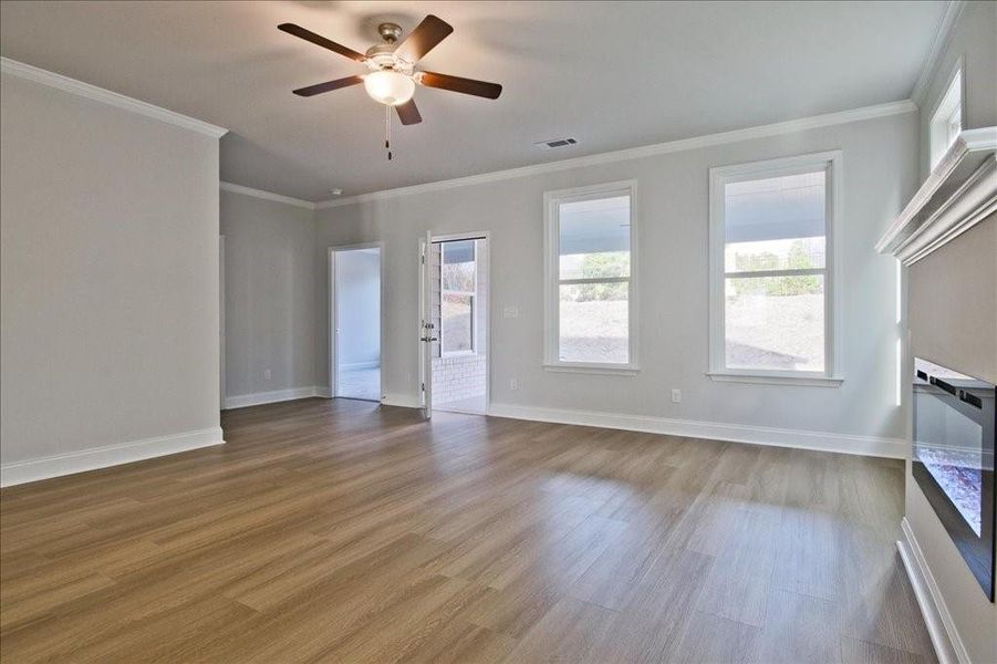Spacious, unfurnished interior of a new home in Cooper's Walk, Loganville (Image 14).