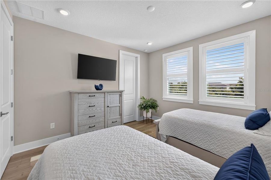 Furnished interior view inside a new home in , Wesley Chapel (Image 32).