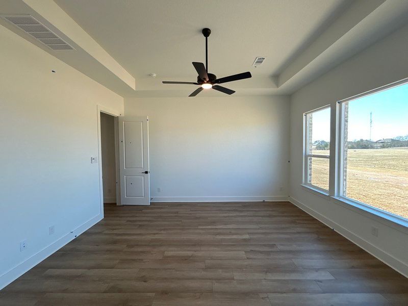 Spacious, unfurnished interior of a new home in Creekview Addition, Van Alstyne (Image 9).