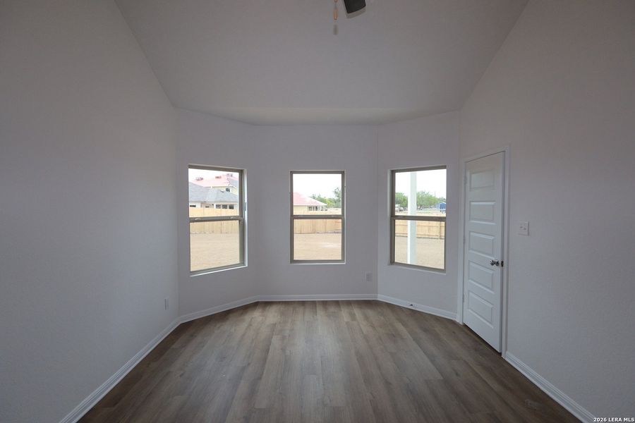 Spacious, unfurnished interior of a new home in Verano Farms, Von Ormy (Image 18).