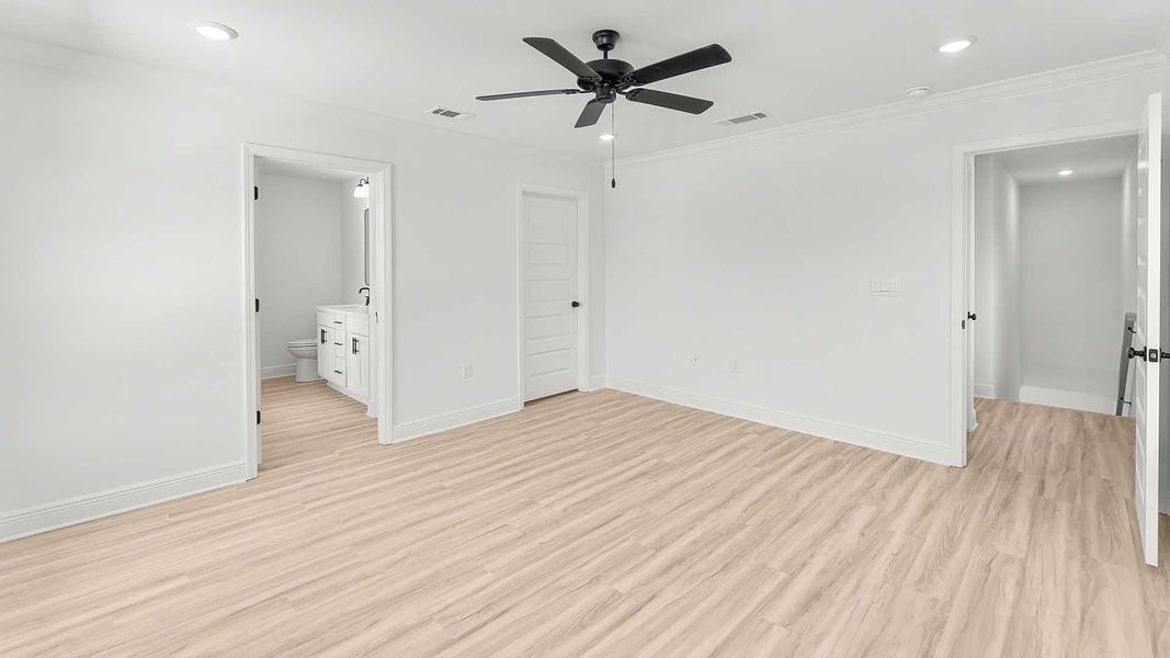 Spacious, unfurnished interior of a new home in Sanctuary Beach, Panama City Beach (Image 23).