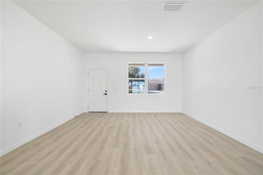 Spacious, unfurnished interior of a new home in , Poinciana (Image 11).