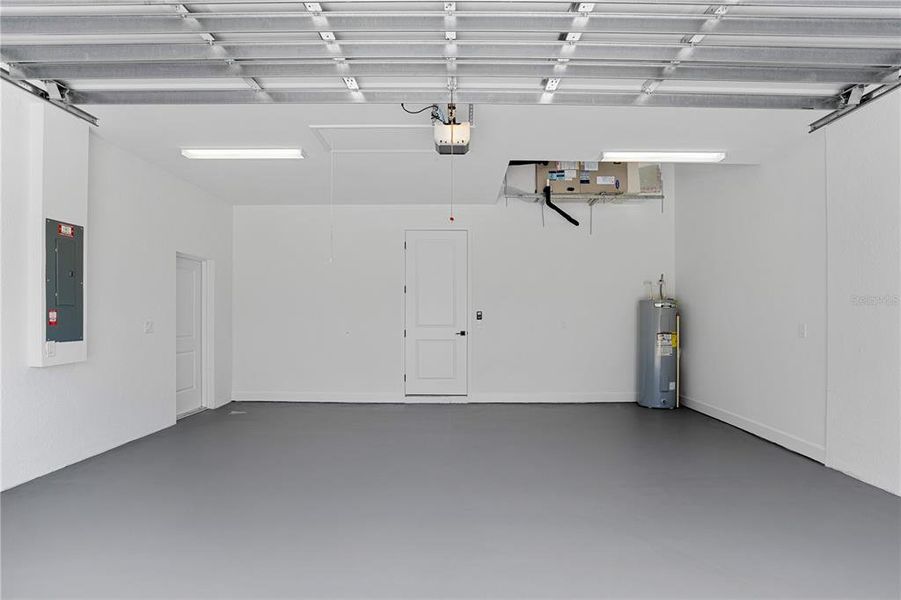 Spacious, unfurnished interior of a new home in , North Port (Image 34).