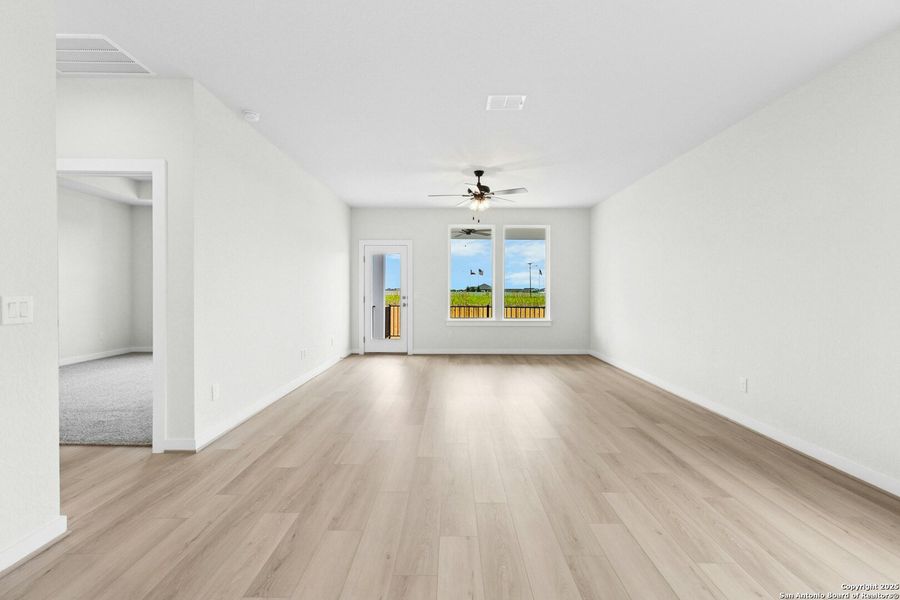 Spacious, unfurnished interior of a new home in Willowbrook, New Braunfels (Image 23).