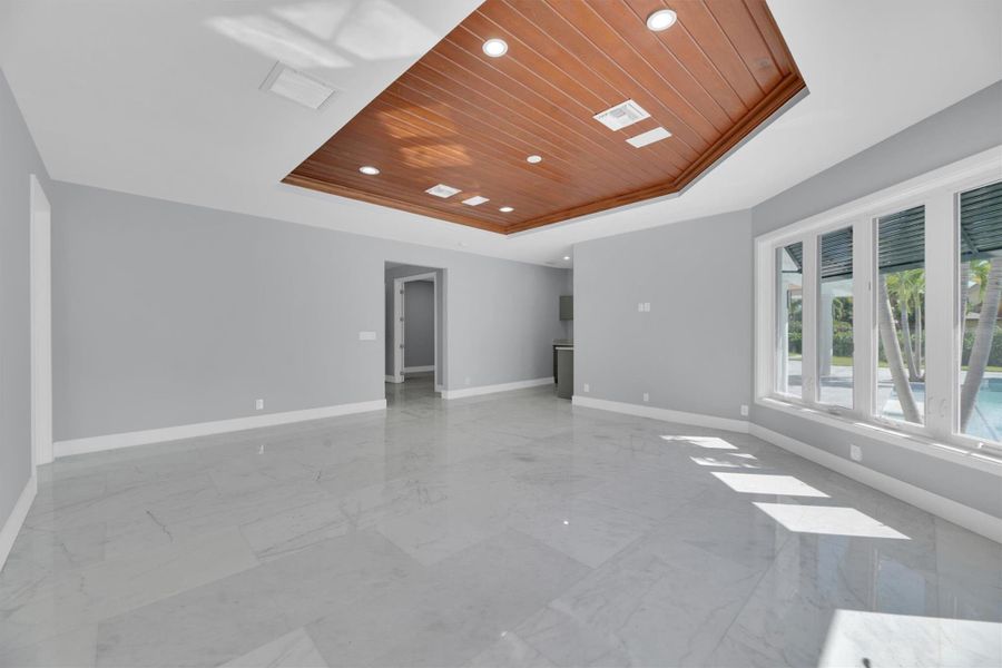 Spacious, unfurnished interior of a new home in , Fort Lauderdale (Image 16).