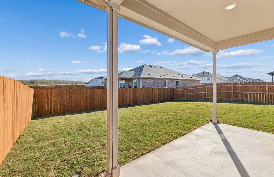 Exterior details and patio area of a home in Lagos, Manor (Image 26).