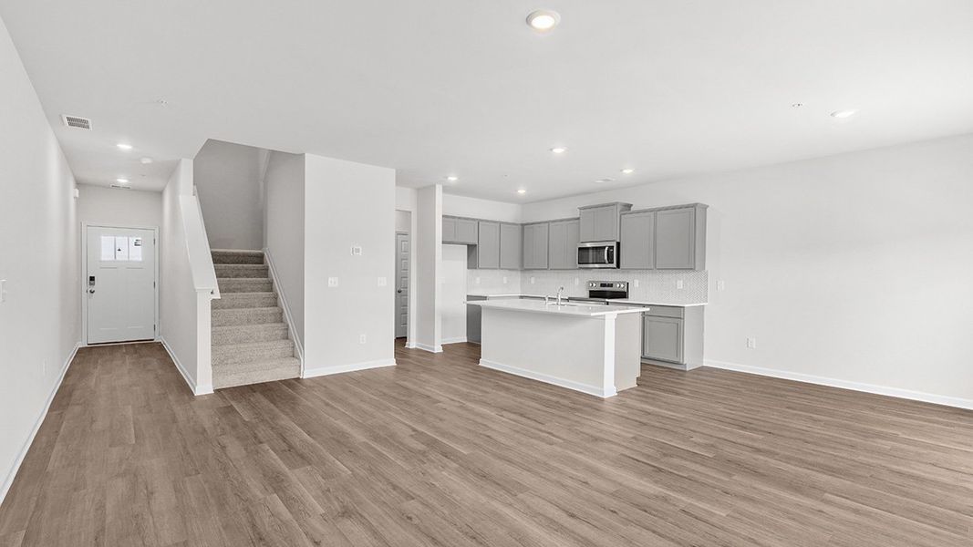 Spacious, unfurnished interior of a new home in Echo Glen, Stockbridge (Image 14).