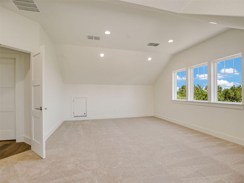 Spacious, unfurnished interior of a new home in , Wimberley (Image 22).