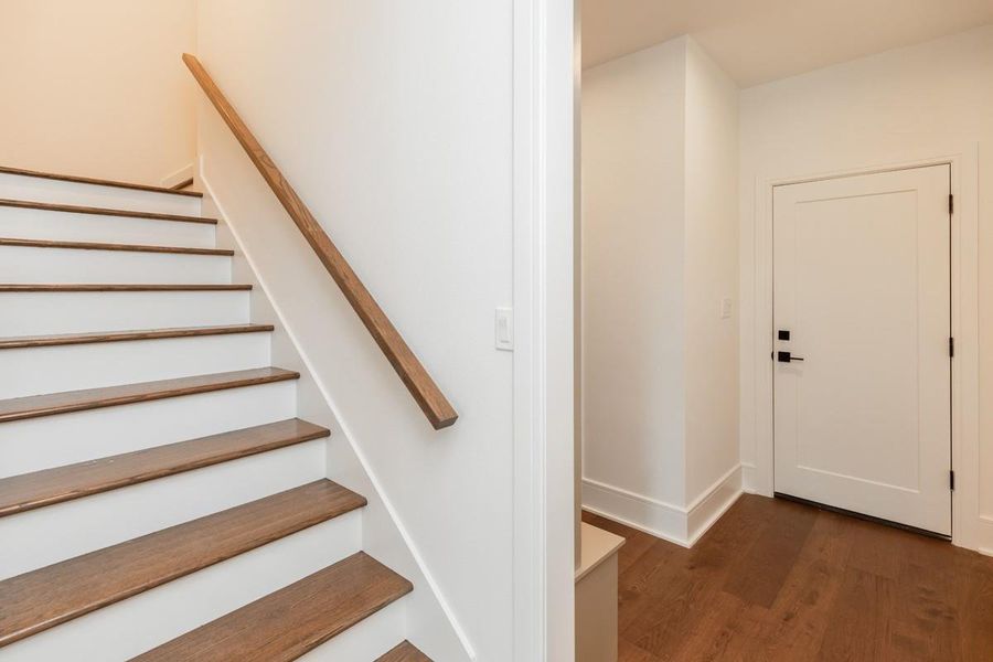 Spacious, unfurnished interior of a new home in , Beaumont (Image 30).