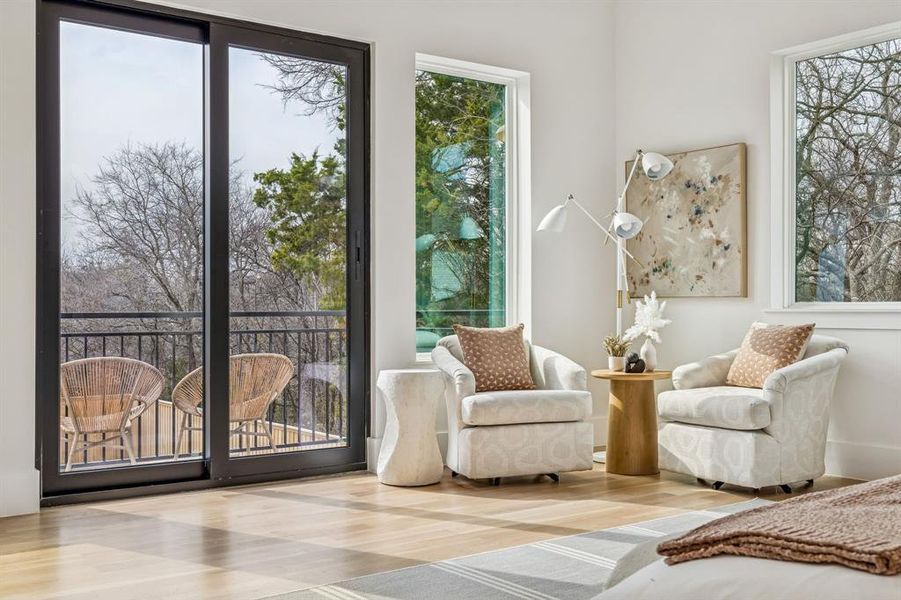 Furnished interior view inside a new home in , Dallas (Image 38).