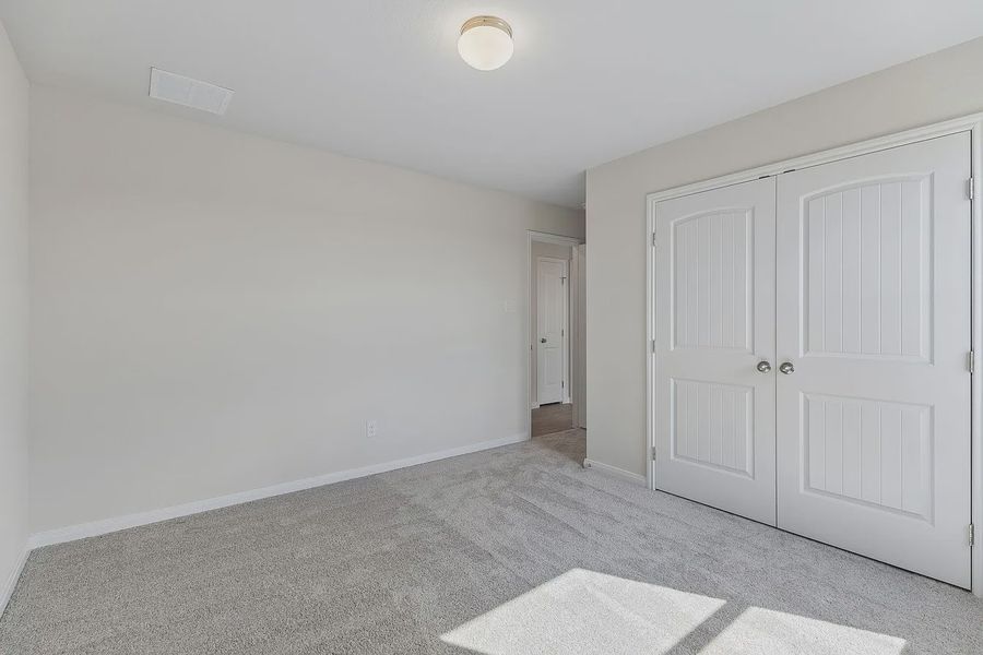 Spacious, unfurnished interior of a new home in Butler Farms, Liberty Hill (Image 27).
