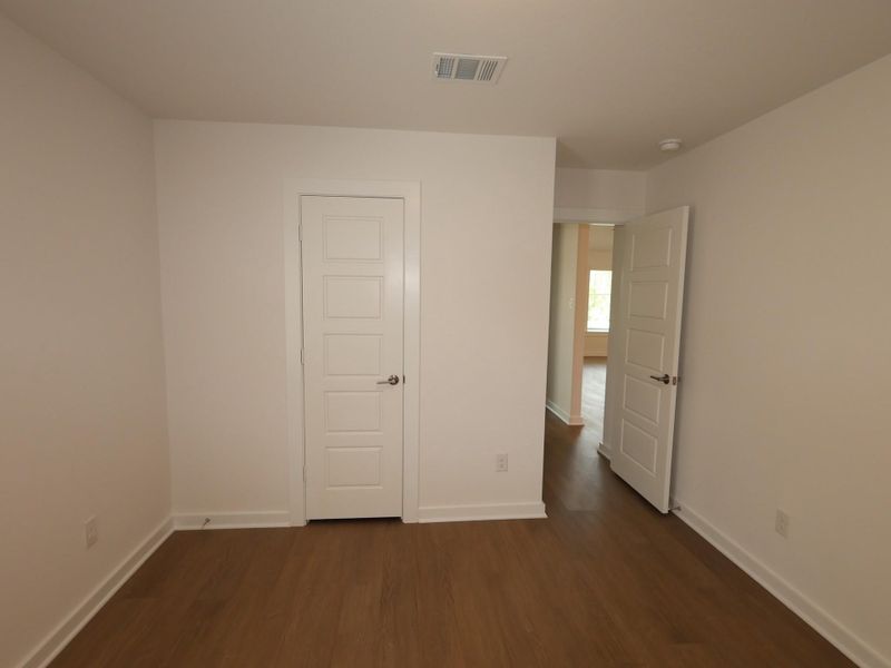 Spacious, unfurnished interior of a new home in Summerview, Fulshear (Image 25). Spacious, unfurnished interior of a new home in Summerview, Fulshear (Image 25).