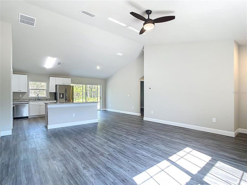 Spacious, unfurnished interior of a new home in , Punta Gorda (Image 27).