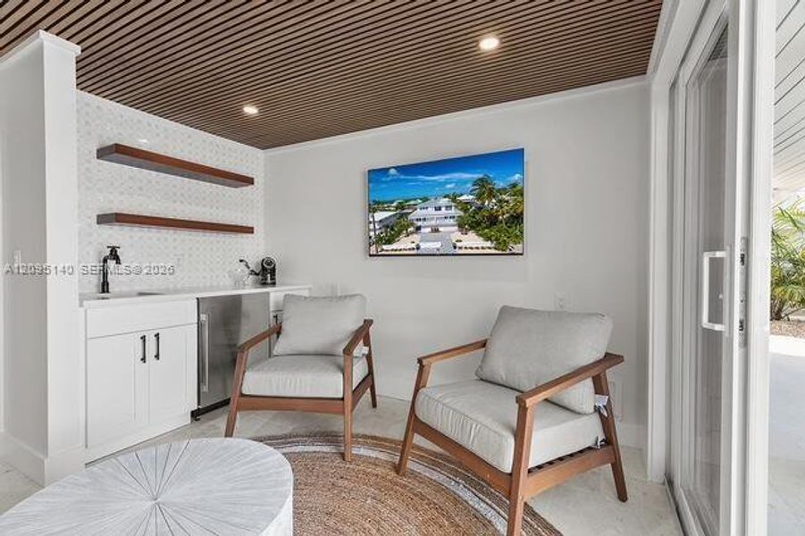 Exterior details and patio area of a home in , Islamorada, Village of Islands (Image 41).
