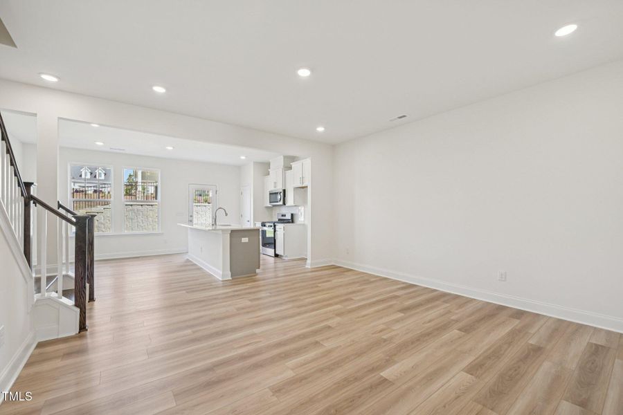 13-web-or-mls-Kensley Grv Ln-2406-013