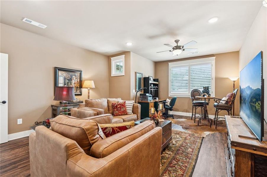 Furnished interior view inside a new home in , Jasper (Image 18).