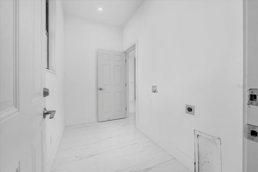 Spacious, unfurnished interior of a new home in , Cape Coral (Image 20). Spacious, unfurnished interior of a new home in , Cape Coral (Image 20).