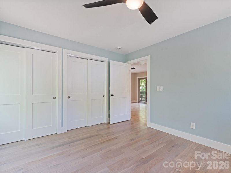 Spacious, unfurnished interior of a new home in , Asheville (Image 33).