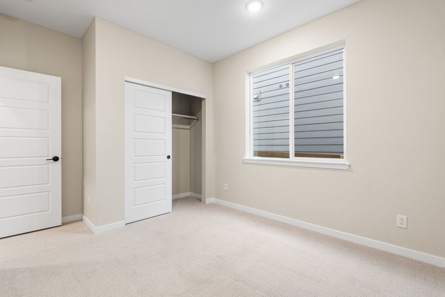Spacious, unfurnished interior of a new home in Barefoot Village, Longmont (Image 20). Spacious, unfurnished interior of a new home in Barefoot Village, Longmont (Image 20).