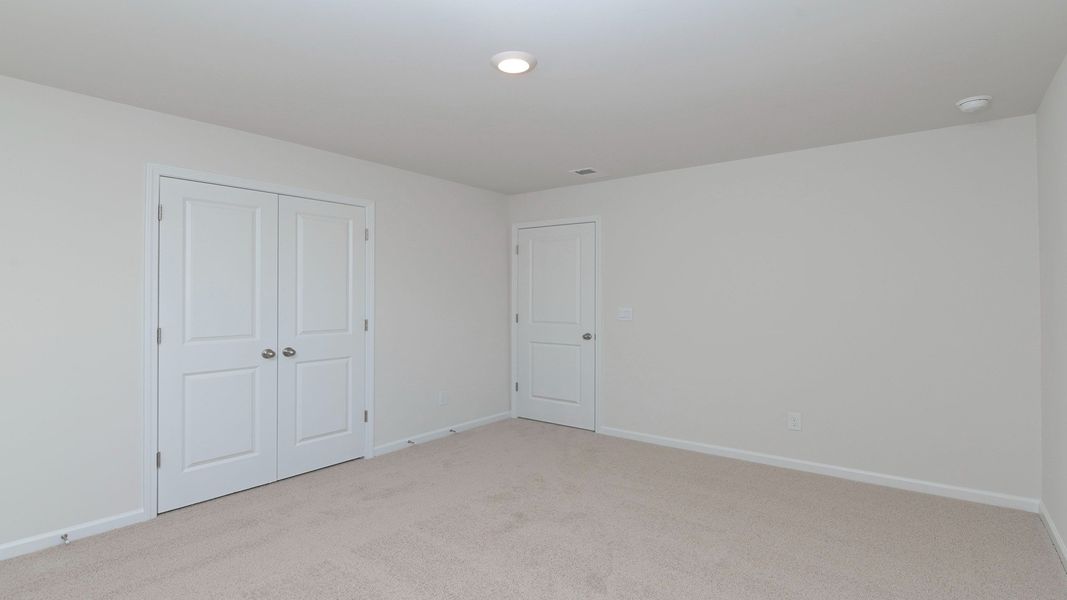 Spacious, unfurnished interior of a new home in Gates Village, Lugoff (Image 29).
