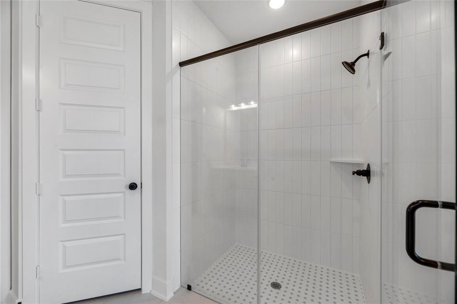 Image 23 of a home in Fulshear Lakes - 60'.