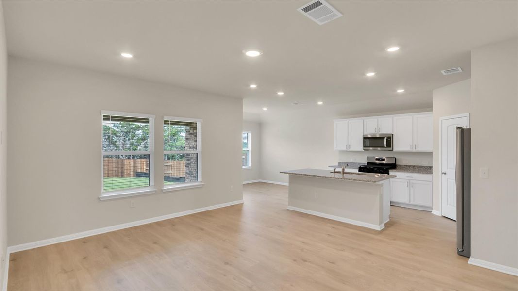 Spacious, unfurnished interior of a new home in Bar W Ranch, Leander (Image 12). Spacious, unfurnished interior of a new home in Bar W Ranch, Leander (Image 12).