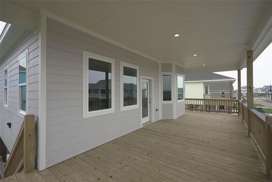 Exterior details and patio area of a home in , Galveston (Image 18).